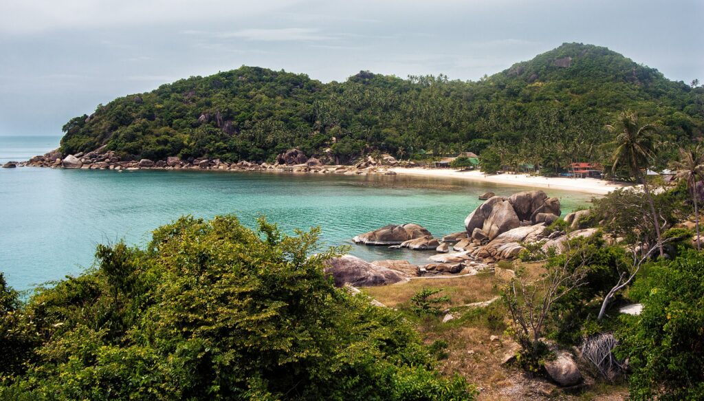 Crystal Bay. Ko Samui, Thailand
Credit @ https://commons.wikimedia.org/wiki/File:Ko_Samui_Crystal_Bay_-_panoramio.jpg